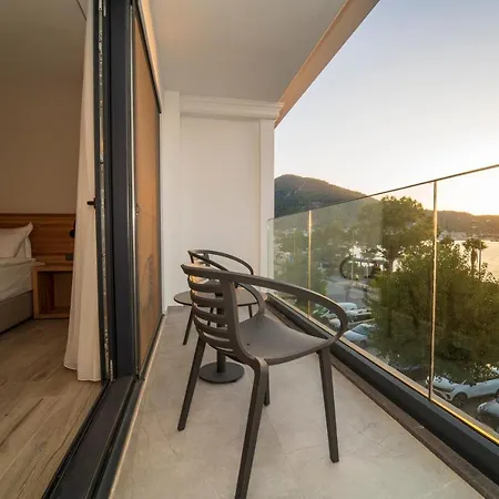 Ansira Aparthotel