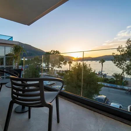 Ansira Aparthotel *