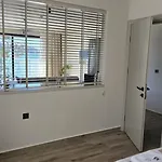Ansira 4*
