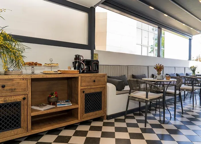 Ansira アパートホテル